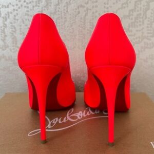 AUTHENTIC CHRISTIAN LOUBOUTIN HOT CHICK 100 FLUO MATT IN BIKINI PINK